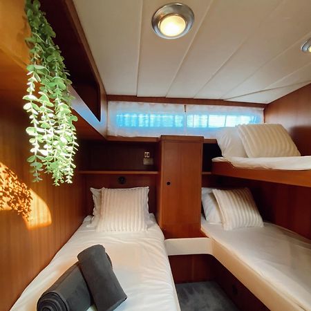 Hotel Malmo'S Yacht Valenza Esterno foto