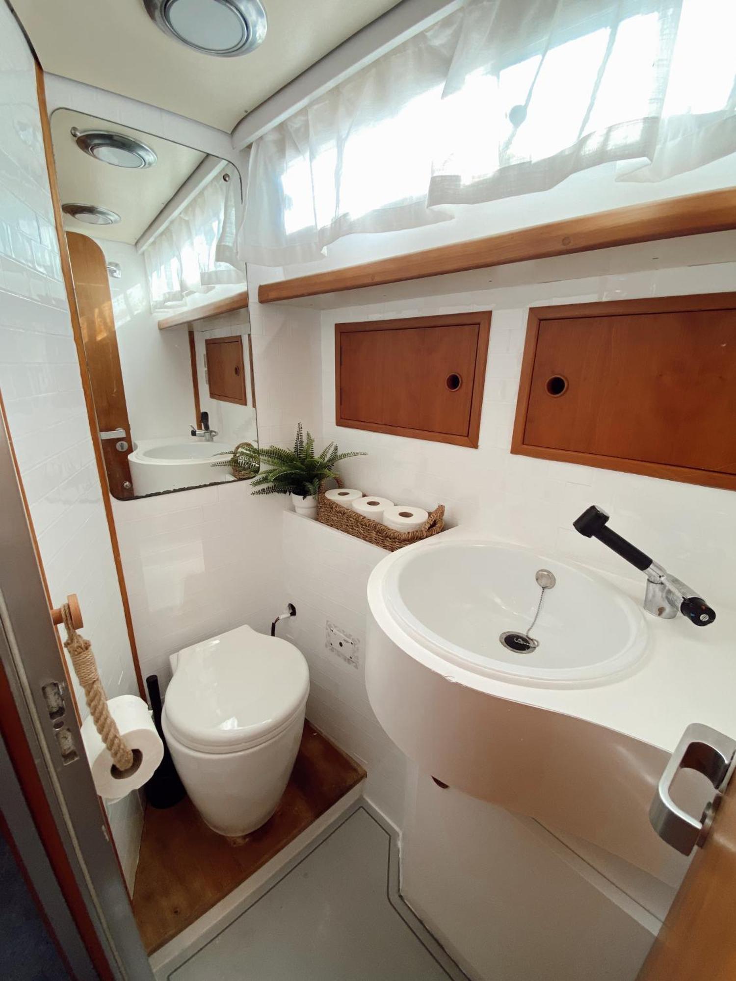 Hotel Malmo'S Yacht Valenza Esterno foto