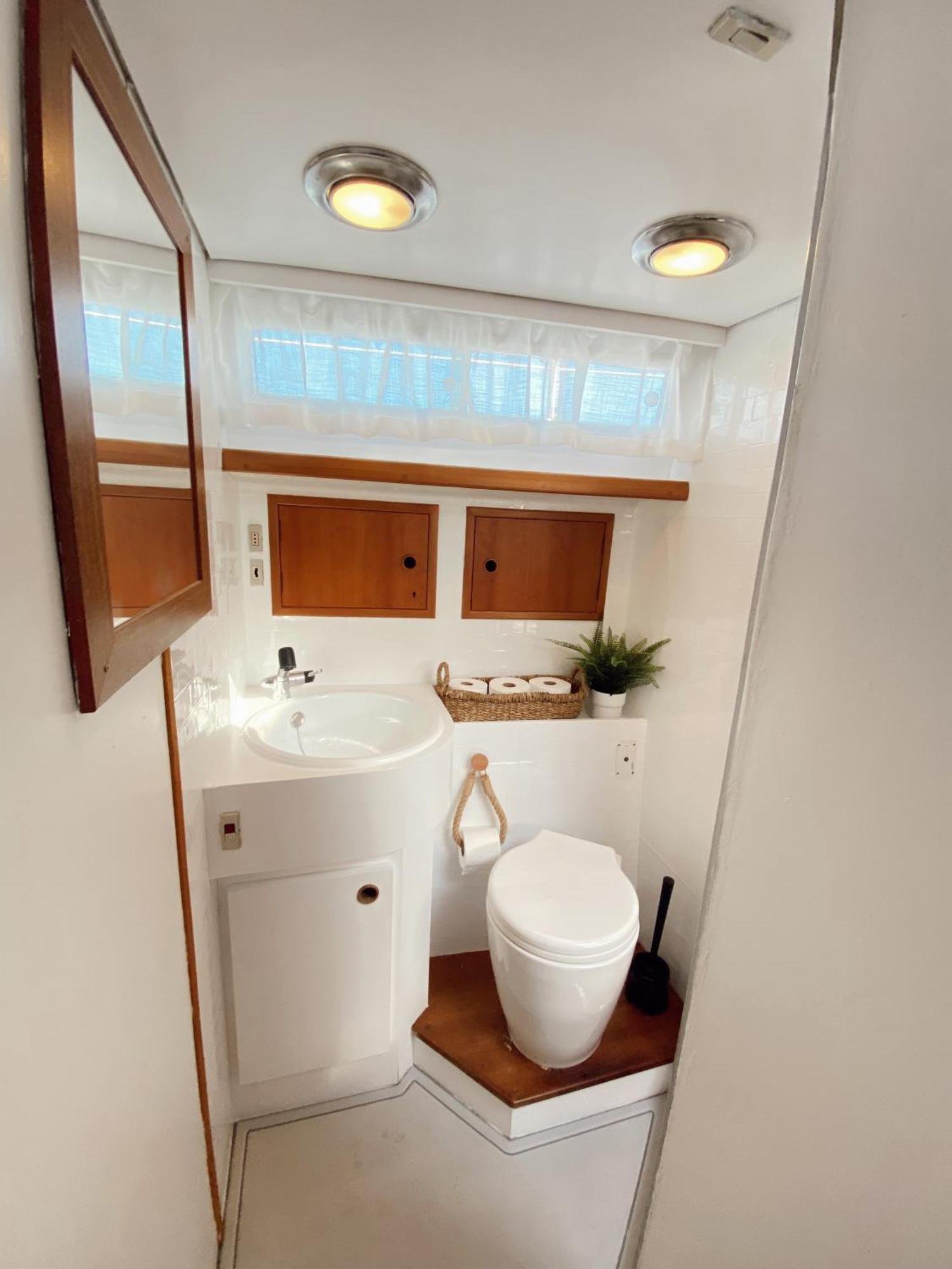 Hotel Malmo'S Yacht Valenza Esterno foto